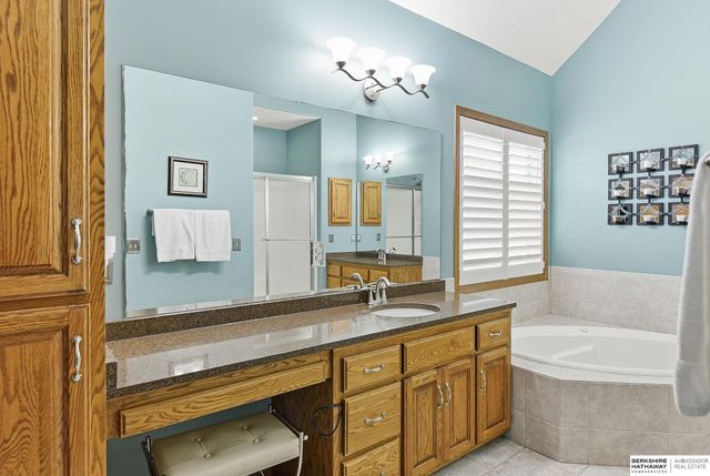 9406 Granville Parkway, La Vista, NE 68128