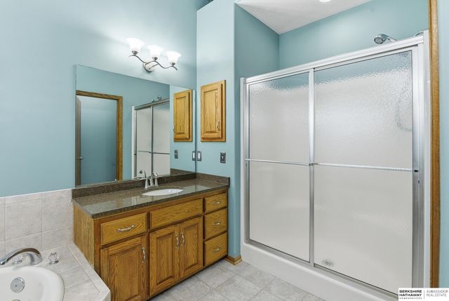 9406 Granville Parkway, La Vista, NE 68128