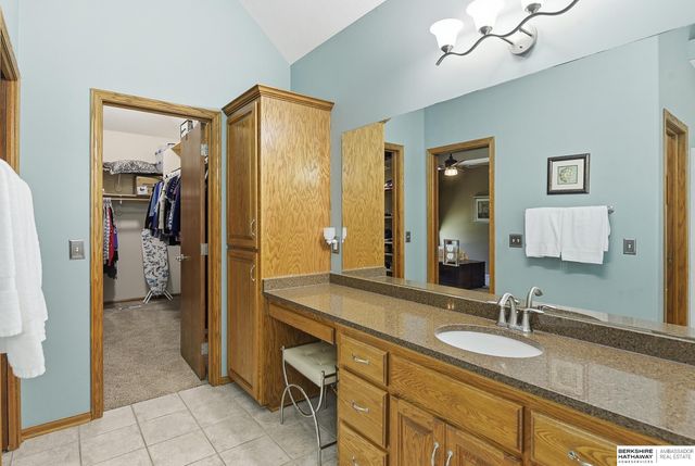 9406 Granville Parkway, La Vista, NE 68128