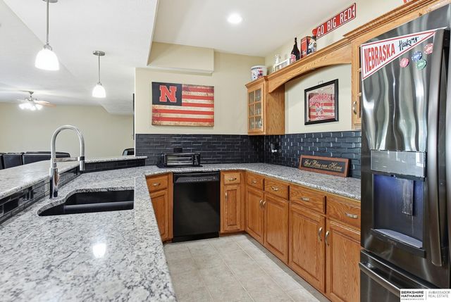 9406 Granville Parkway, La Vista, NE 68128