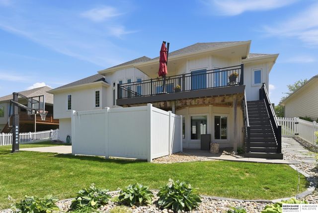 9406 Granville Parkway, La Vista, NE 68128