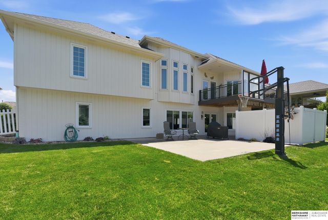 9406 Granville Parkway, La Vista, NE 68128