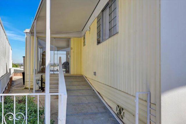 287 Robin Lane, Oceanside, CA 92057