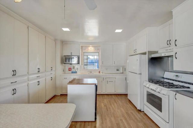 287 Robin Lane, Oceanside, CA 92057