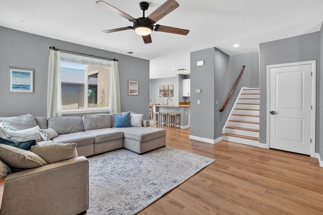 3081 Ardley Dr, Roseville, CA 95747
