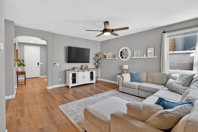 3081 Ardley Dr, Roseville, CA 95747