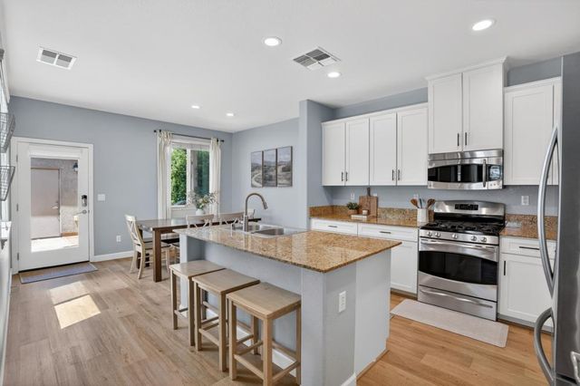 3081 Ardley Dr, Roseville, CA 95747