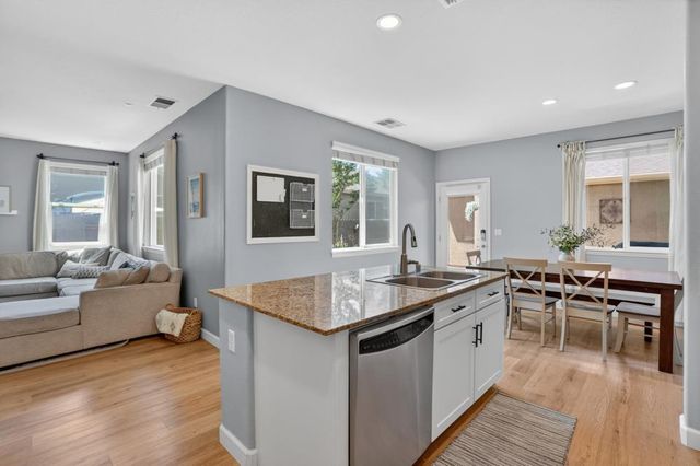 3081 Ardley Dr, Roseville, CA 95747