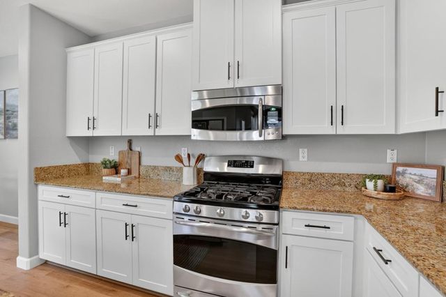3081 Ardley Dr, Roseville, CA 95747