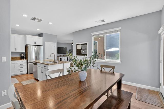 3081 Ardley Dr, Roseville, CA 95747