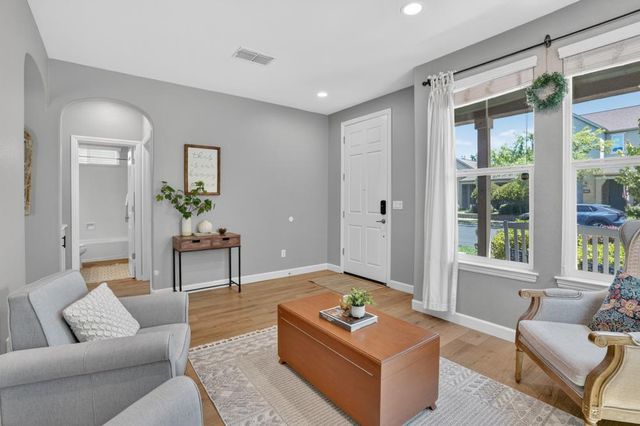 3081 Ardley Dr, Roseville, CA 95747