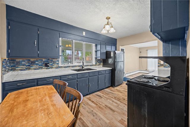 12 Mirick Pl, Lyons, NY 14489