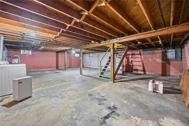 12 Mirick Pl, Lyons, NY 14489