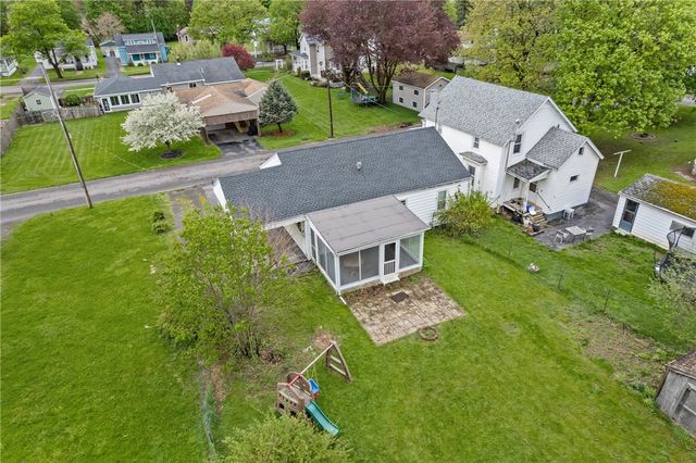 12 Mirick Pl, Lyons, NY 14489