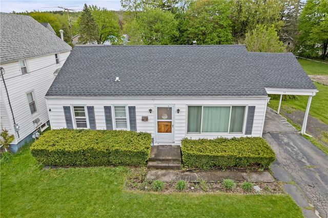 12 Mirick Pl, Lyons, NY 14489