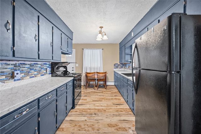12 Mirick Pl, Lyons, NY 14489