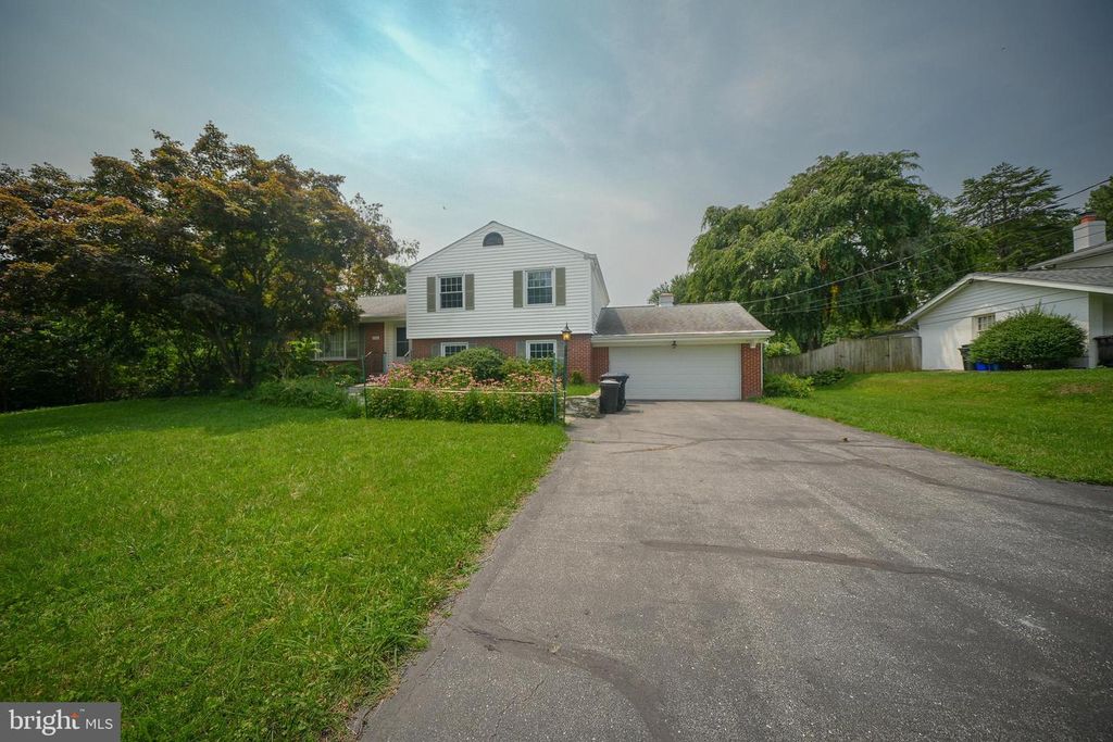 1205 SPOTSWOOD DR, Silver Spring, MD 20905