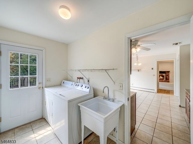 8 Kerry Pl, Mount Olive Twp., NJ 07836