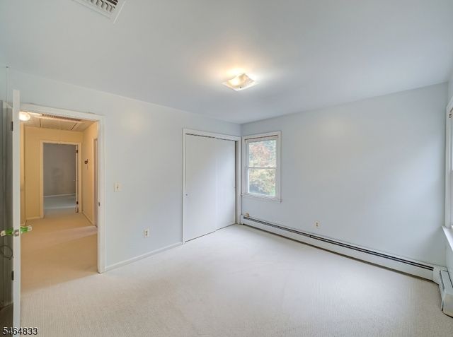 8 Kerry Pl, Mount Olive Twp., NJ 07836