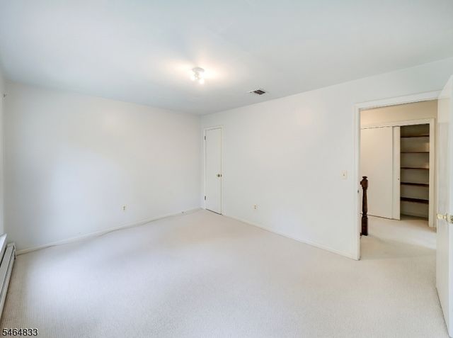 8 Kerry Pl, Mount Olive Twp., NJ 07836