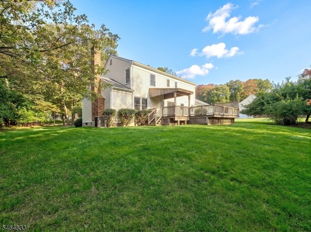 8 Kerry Pl, Mount Olive Twp., NJ 07836