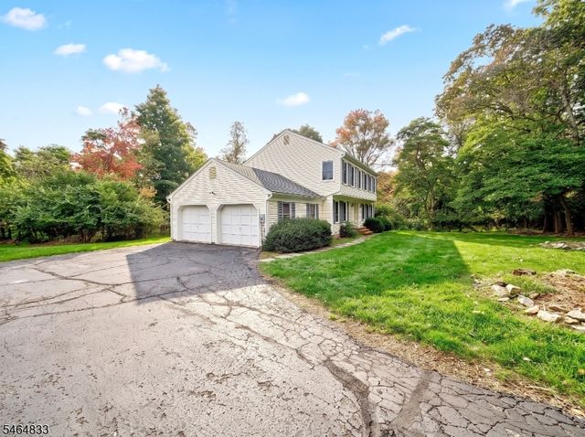 8 Kerry Pl, Mount Olive Twp., NJ 07836