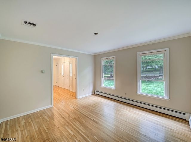 8 Kerry Pl, Mount Olive Twp., NJ 07836
