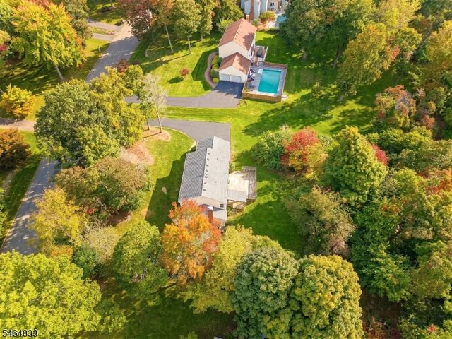 8 Kerry Pl, Mount Olive Twp., NJ 07836