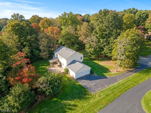 8 Kerry Pl, Mount Olive Twp., NJ 07836