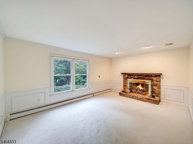8 Kerry Pl, Mount Olive Twp., NJ 07836