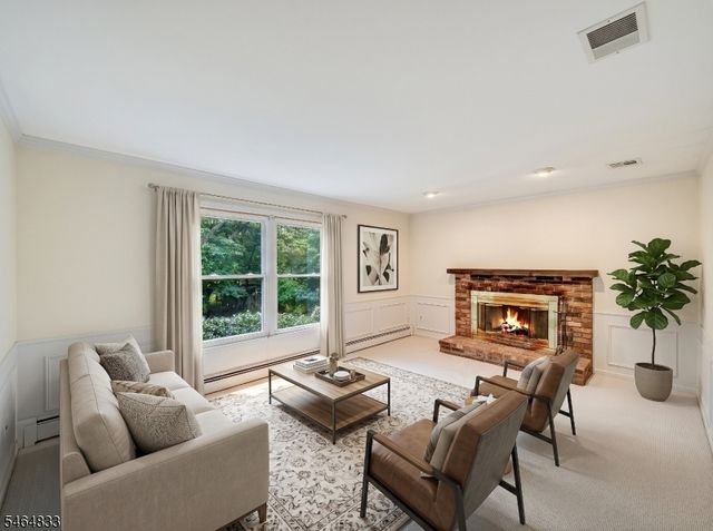 8 Kerry Pl, Mount Olive Twp., NJ 07836