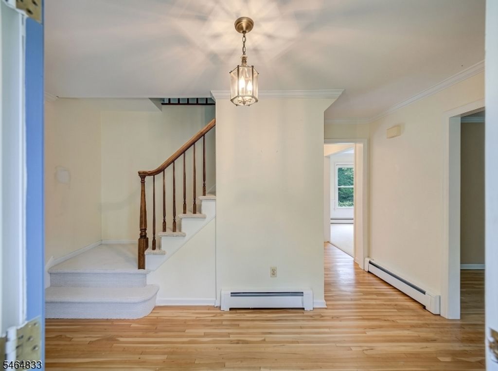 8 Kerry Pl, Mount Olive Twp., NJ 07836 — photo 4