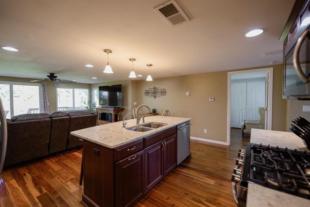 8096 CHANNEL LANE, Omro, WI 54963