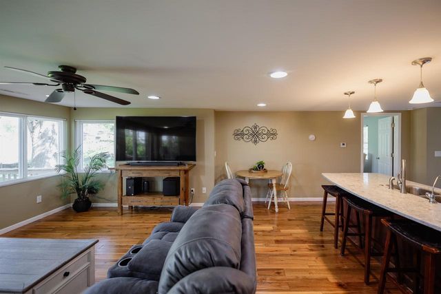 8096 CHANNEL LANE, Omro, WI 54963