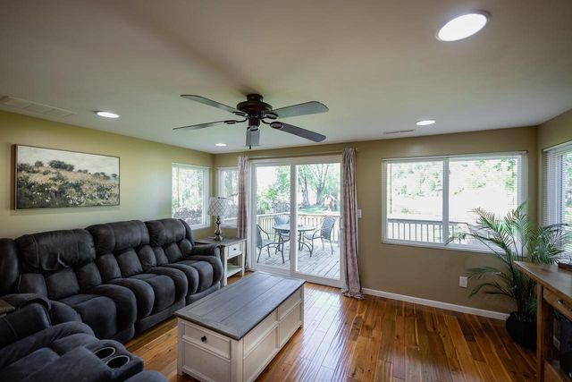 8096 CHANNEL LANE, Omro, WI 54963