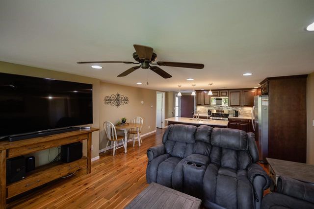 8096 CHANNEL LANE, Omro, WI 54963