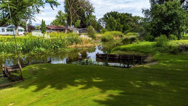 8096 CHANNEL LANE, Omro, WI 54963