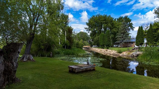 8096 CHANNEL LANE, Omro, WI 54963