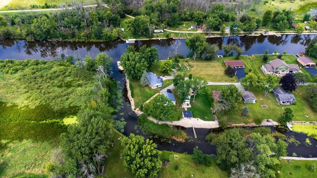 8096 CHANNEL LANE, Omro, WI 54963