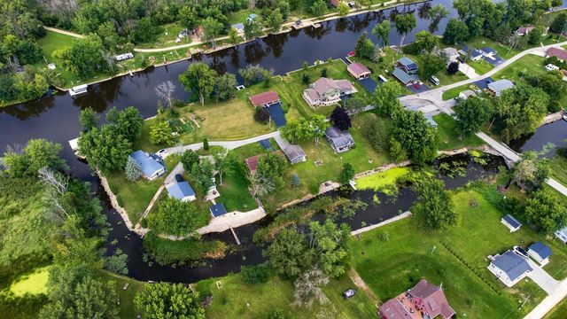 8096 CHANNEL LANE, Omro, WI 54963