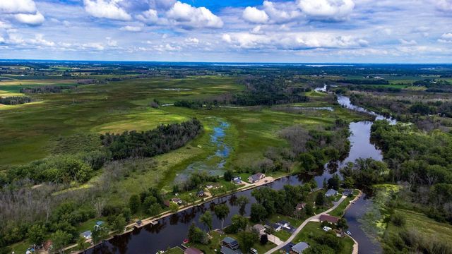 8096 CHANNEL LANE, Omro, WI 54963