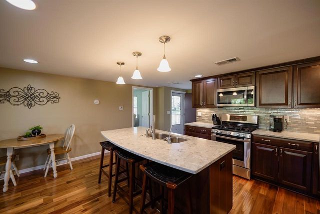 8096 CHANNEL LANE, Omro, WI 54963