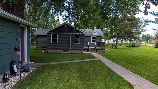 8096 CHANNEL LANE, Omro, WI 54963