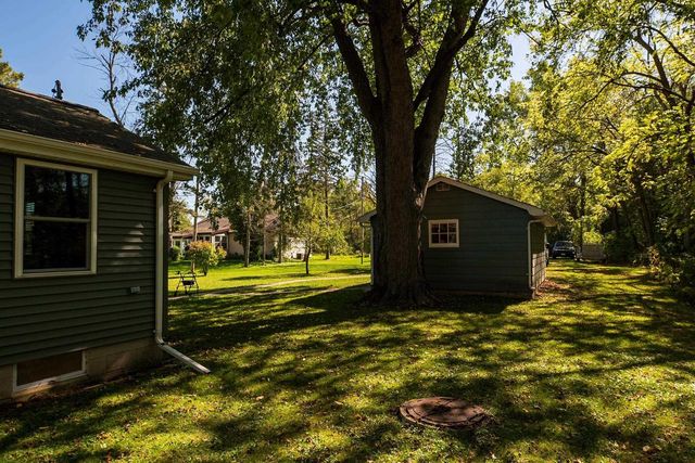 8096 CHANNEL LANE, Omro, WI 54963