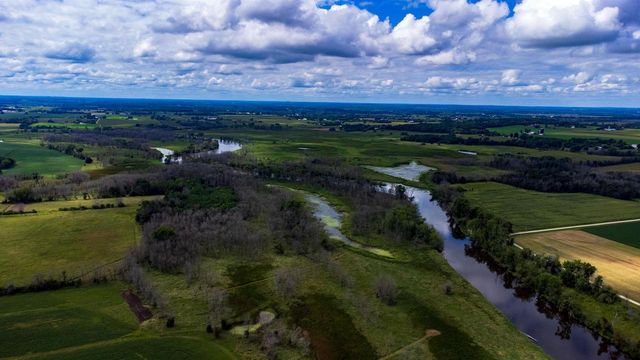 8096 CHANNEL LANE, Omro, WI 54963