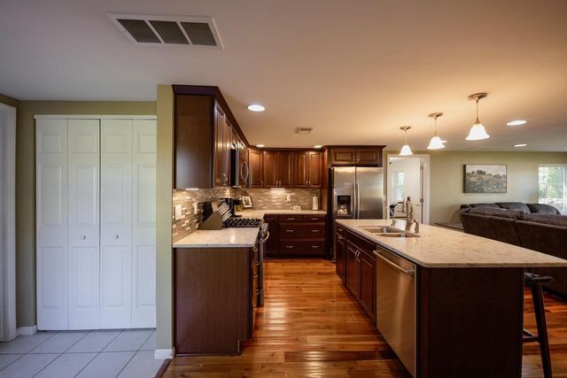 8096 CHANNEL LANE, Omro, WI 54963