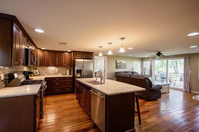 8096 CHANNEL LANE, Omro, WI 54963