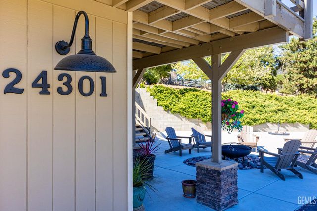 24301 Silver Creek Way, Tehachapi, CA 93561