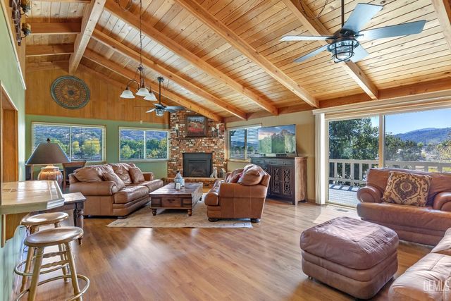 24301 Silver Creek Way, Tehachapi, CA 93561