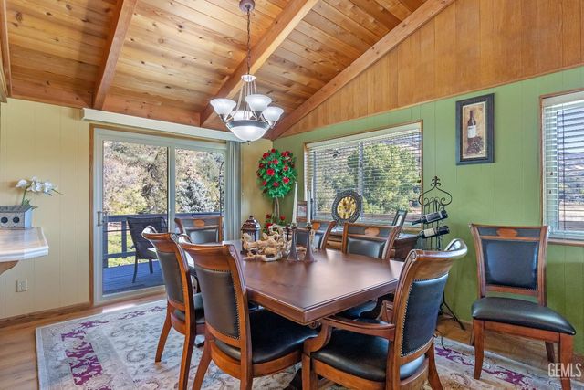 24301 Silver Creek Way, Tehachapi, CA 93561